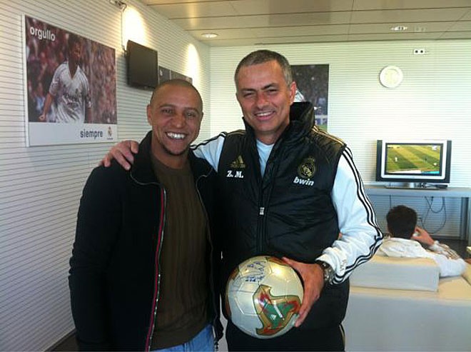 Roberto Carlos và HLV Jose Mourinho